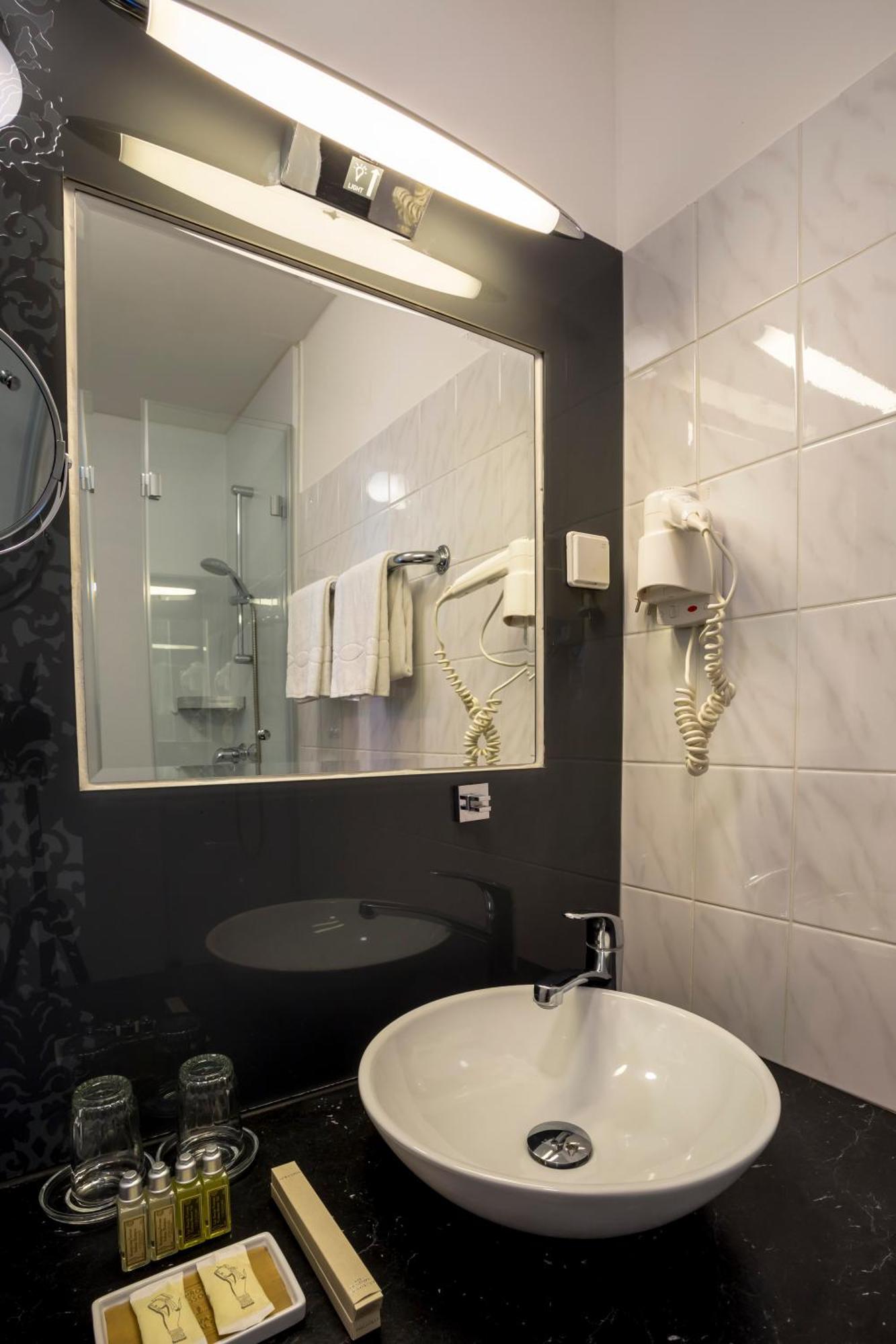 Boutique Hotel Columbia Wien Ngoại thất bức ảnh